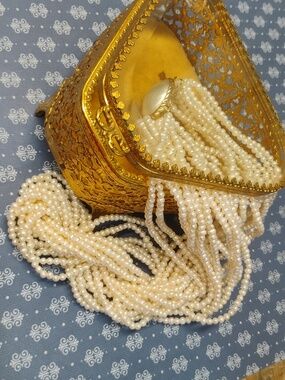 Vintage-Style Filigree Gold Jewelry Box